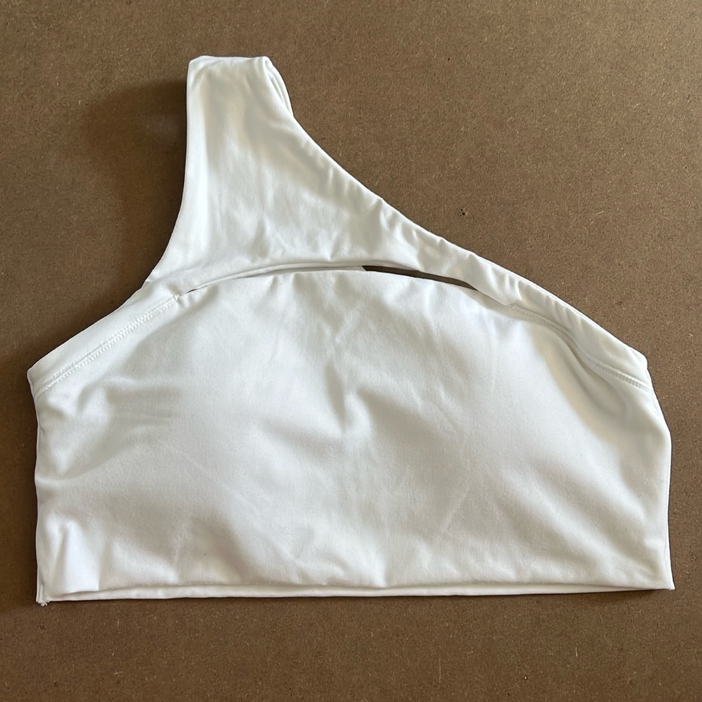 Alphalete Alphalux Asymmetrical One Shoulder Bra - White